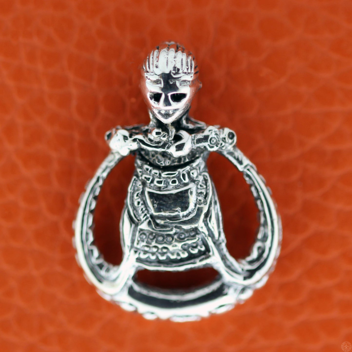 Freja Figur sølv vedhæng - fås i to størrelser