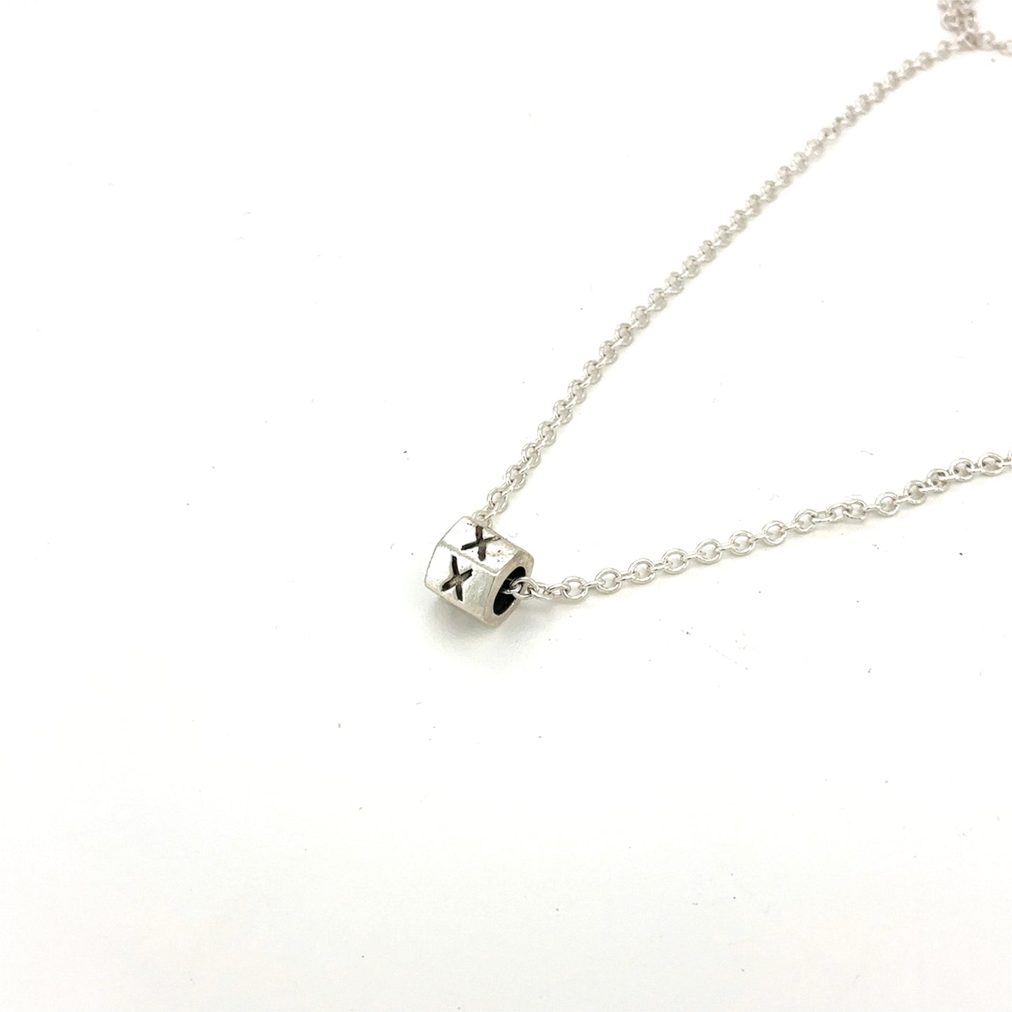 Charm med rune - til halskæde/armbånd