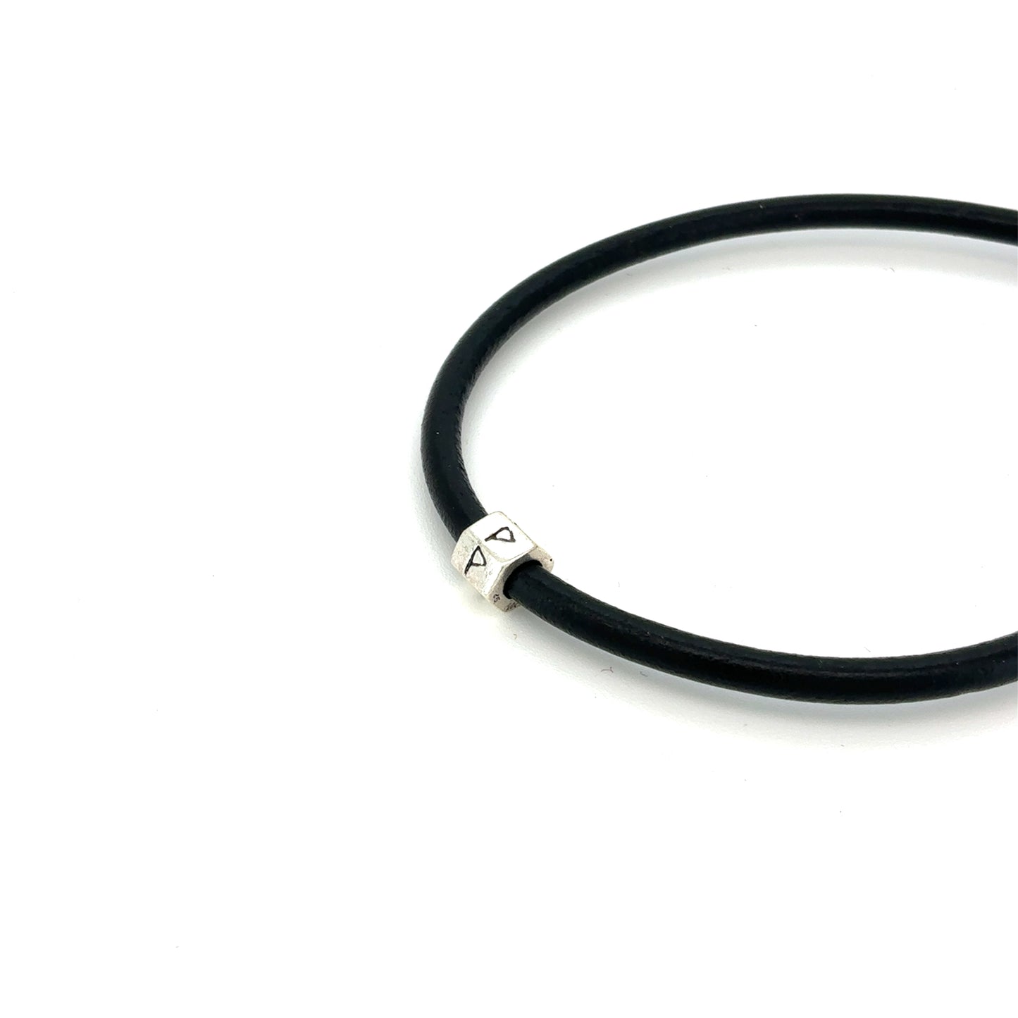 Charm med rune - til halskæde/armbånd