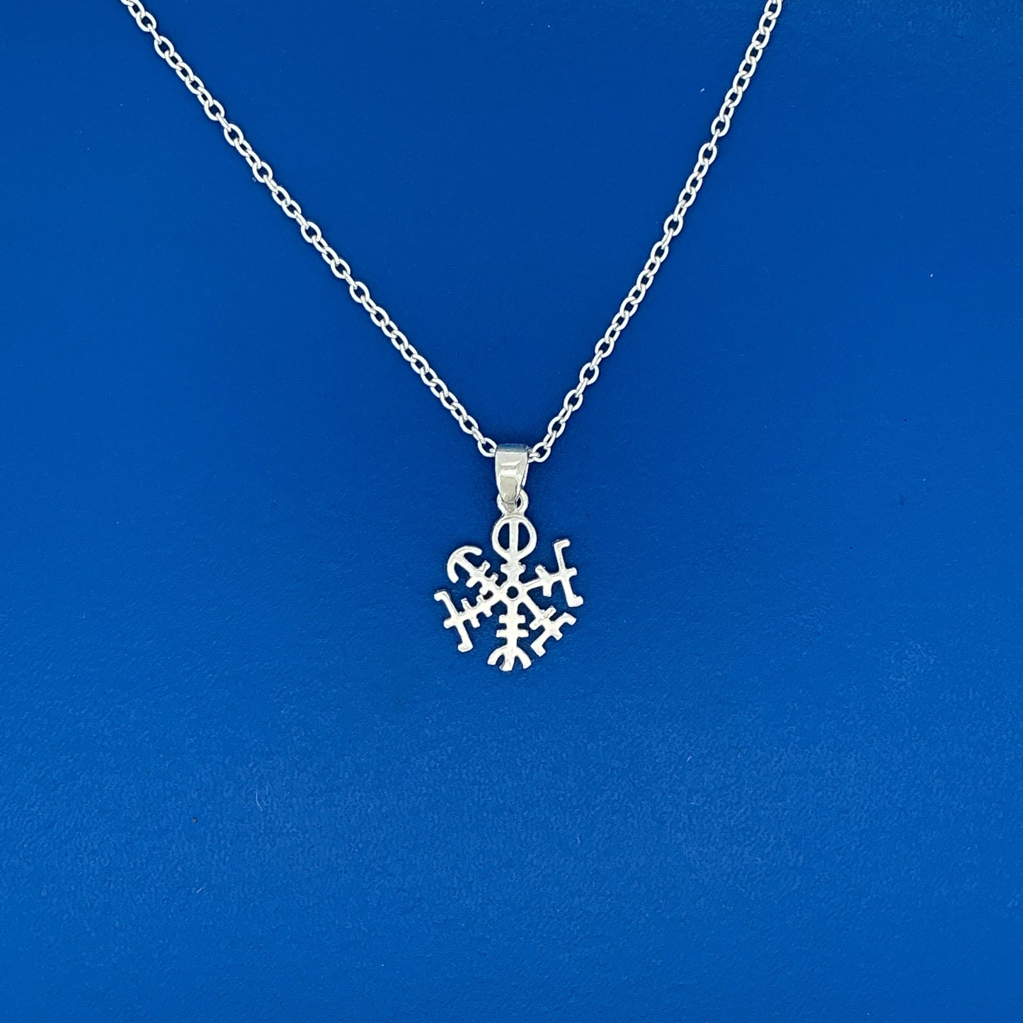 Vejviseren runestav vedhæng lille - sølv