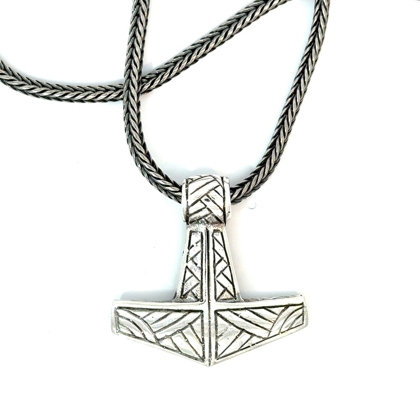 Thors hammer i sølv med mønster - flere varianter