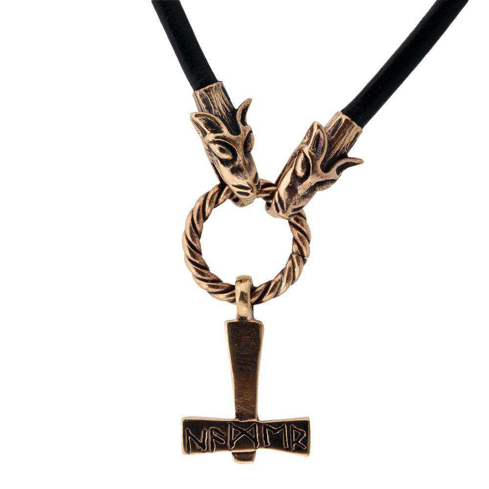 Thors hammer med runer – styrke, beskyttelse og magi