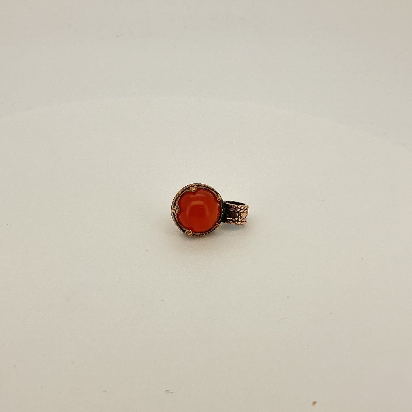 Gotlandsk bronzevedhæng m/karneol