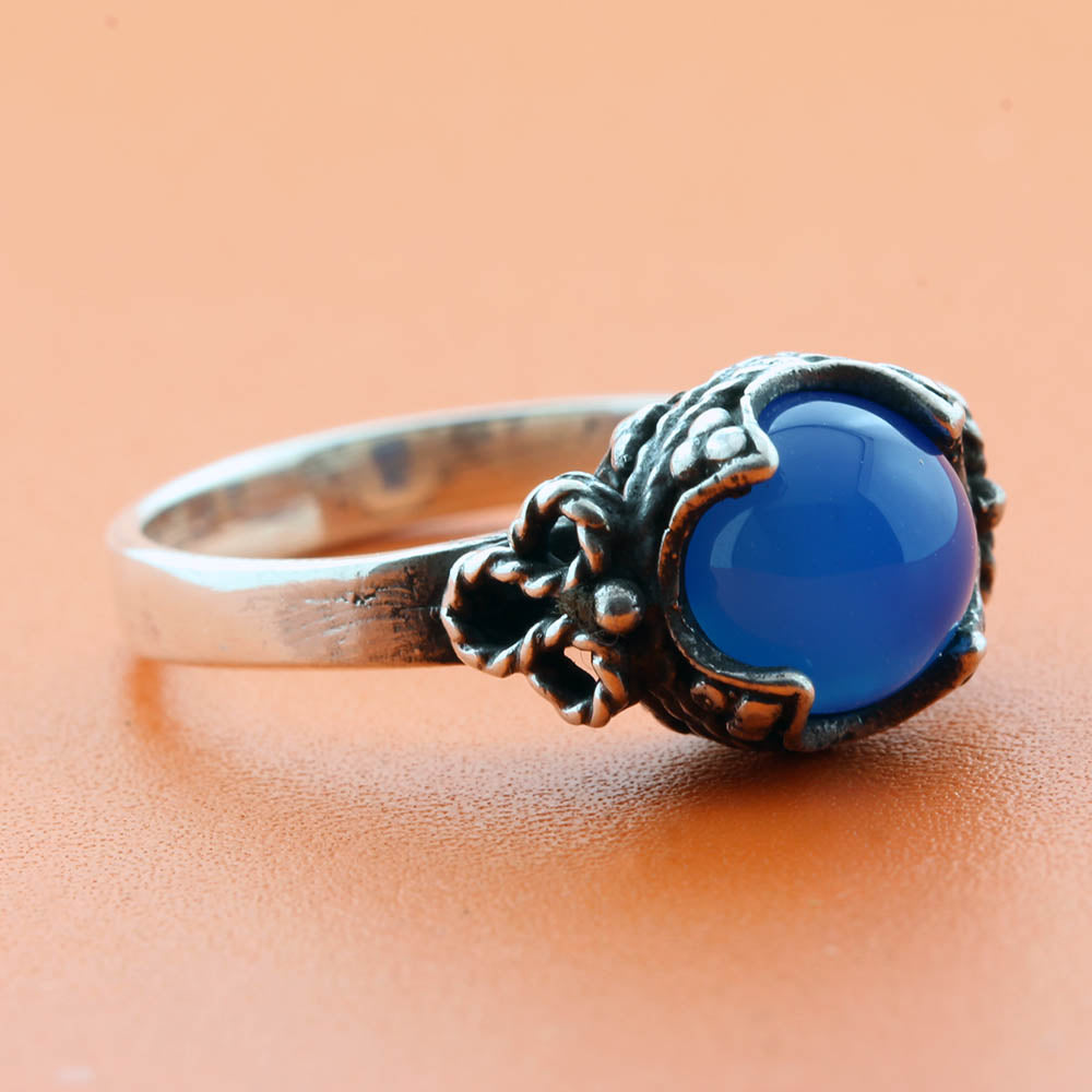 Gotlandsk ring med en sten el. krystal