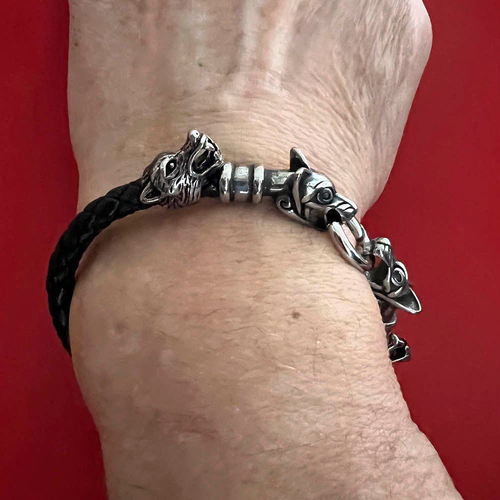 Fenris ulven med Fenris perler