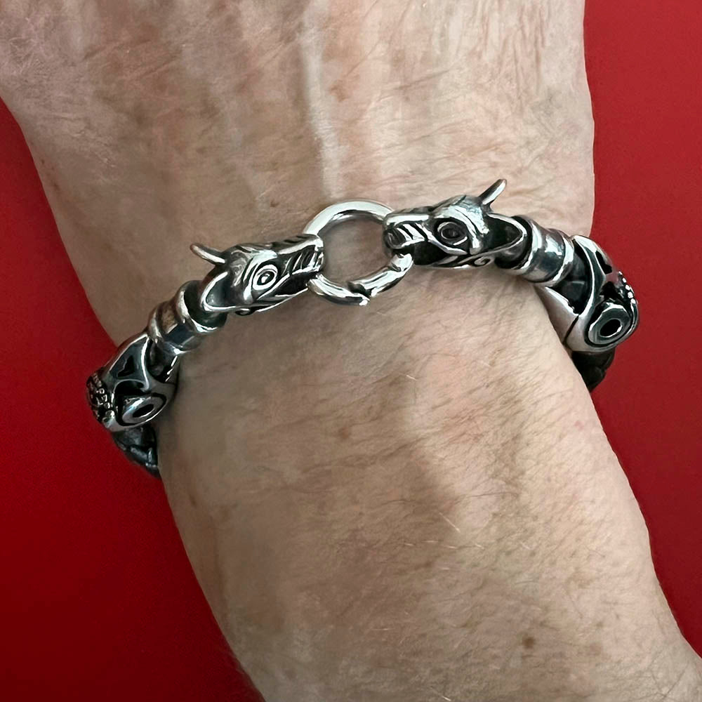 Fenris ulven med Ravne perler