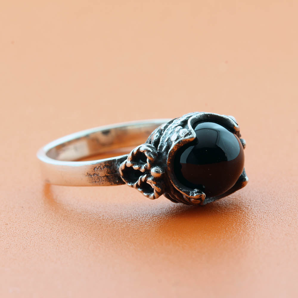 Gotlandsk ring med en sten el. krystal