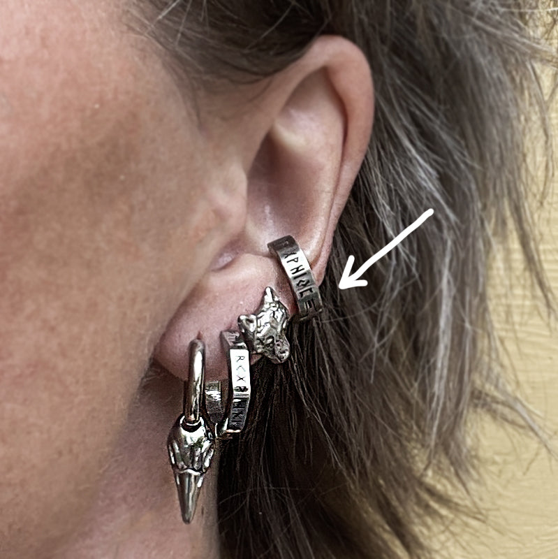 Earcuff ørering i stål med runer