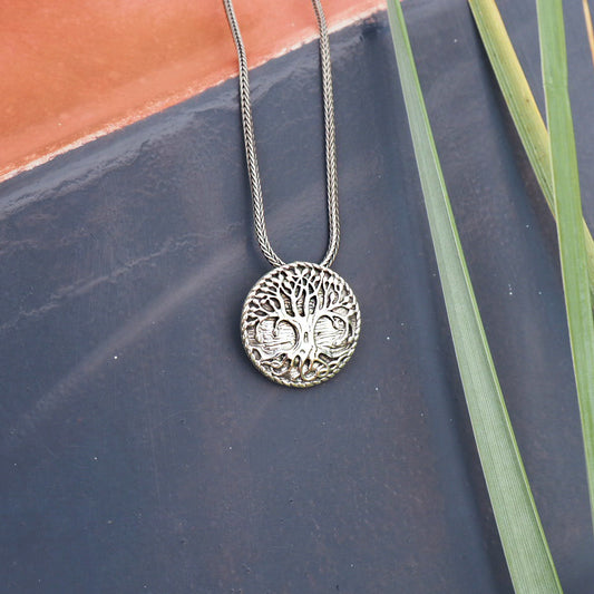 Yggdrasil / Livets træ medaljon i sølv
