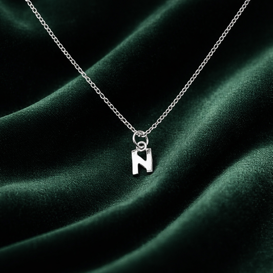 Runevedhæng i kæde - sølv