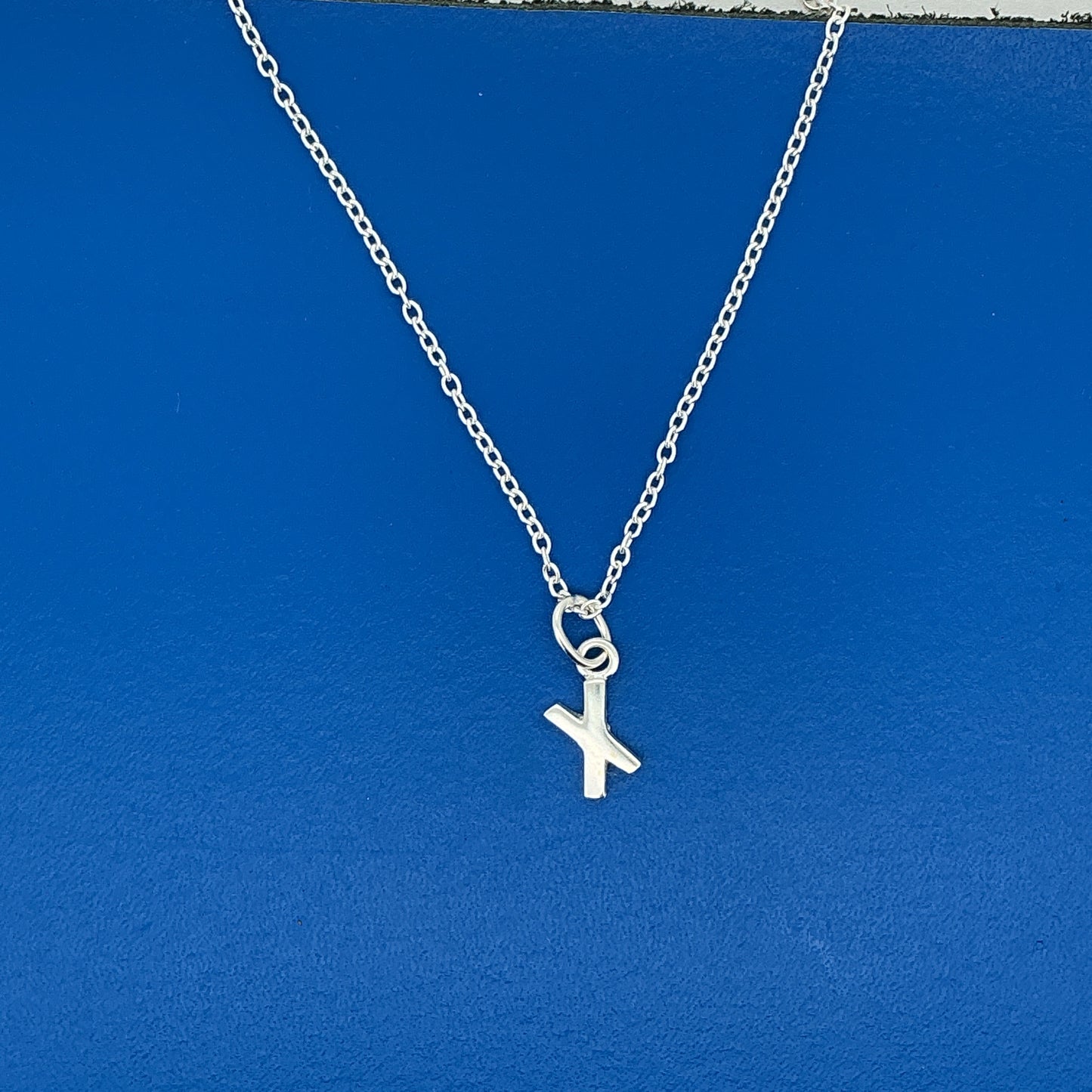 Halskæde med et runesmykke