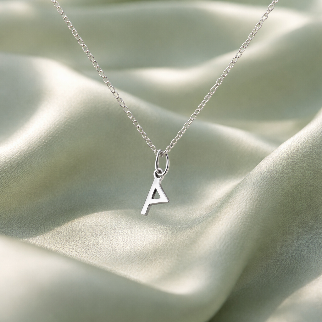 Runevedhæng i kæde - sølv