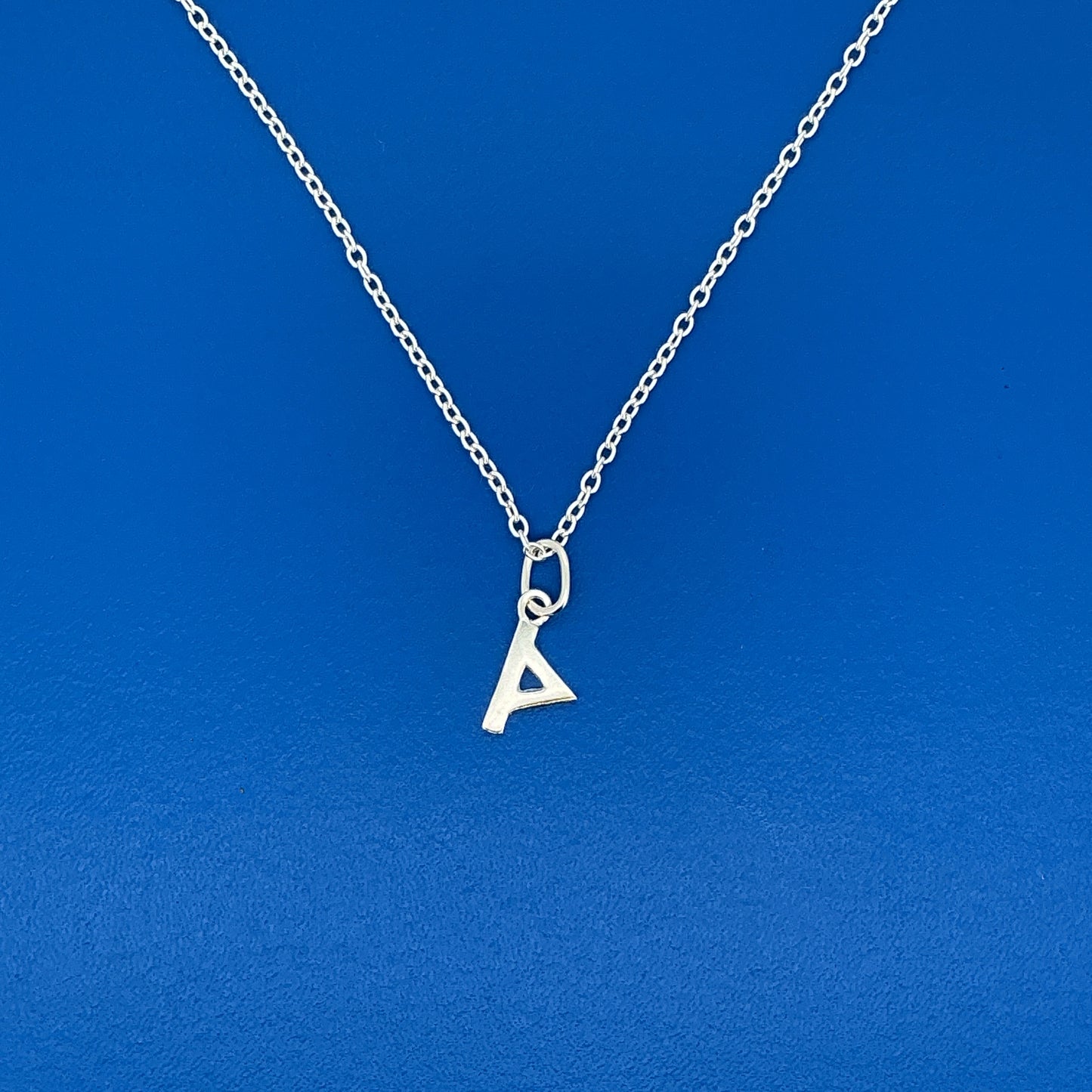 Halskæde med et runesmykke