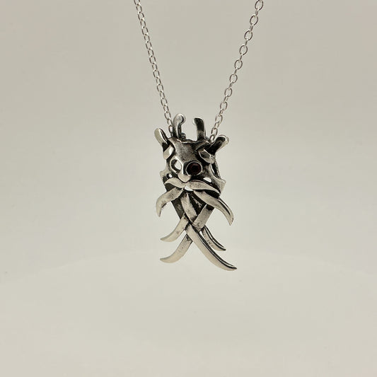 Odins maske med rødt øje - Sølv vedhæng