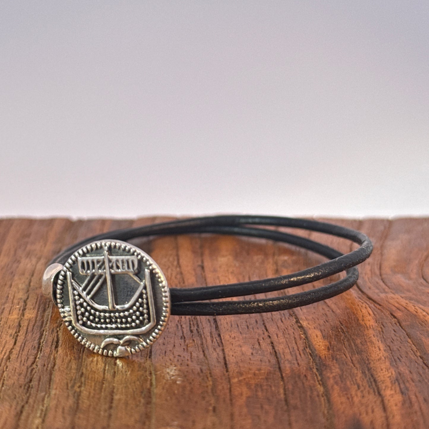 Hedeby mønt læderarmbånd - SØLV