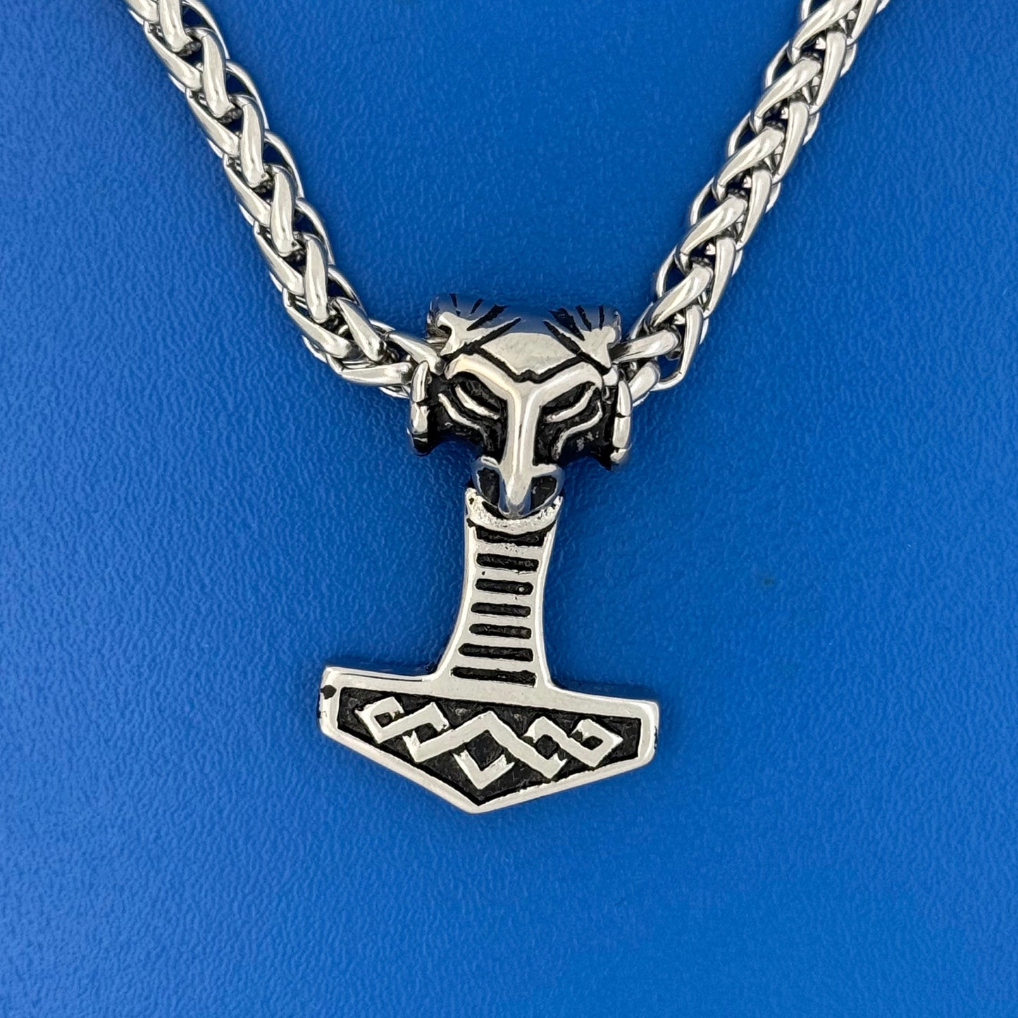 TILBUD stålvedhæng med kæde - nu kun 250,-