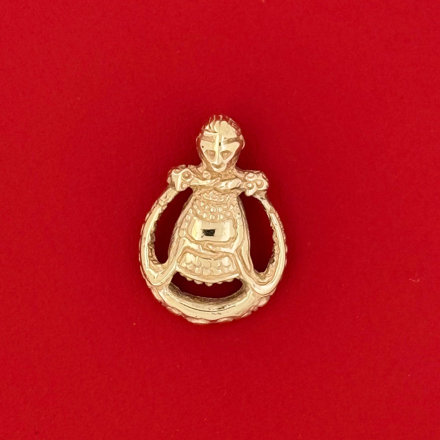 Freja vedhæng i 14 karat guld