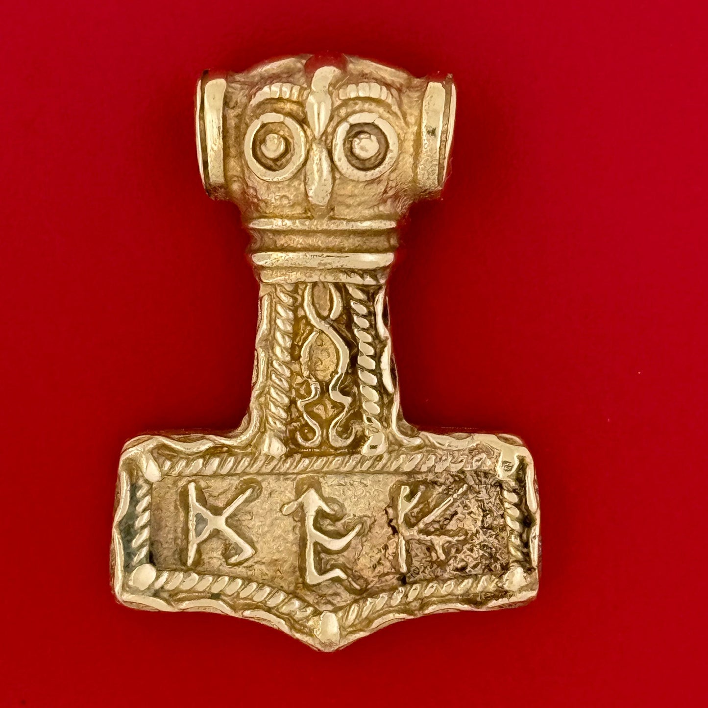 Thors hammer med runer, 14 karat guld vedhæng