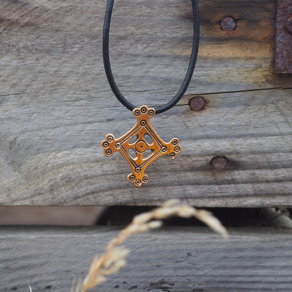 Råhedefiblerne fra Ribe vedhæng og Broche - bronze