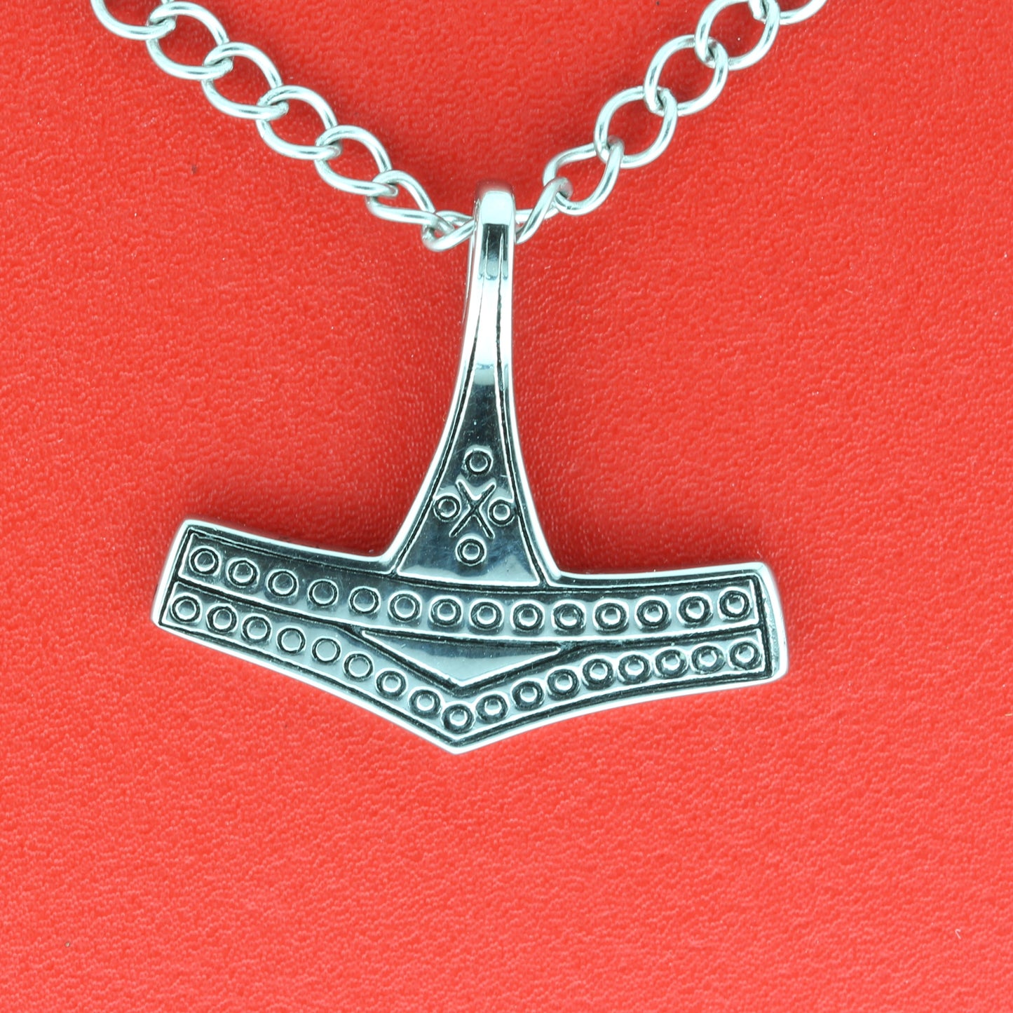 TILBUD stålvedhæng med kæde - nu kun 250,-