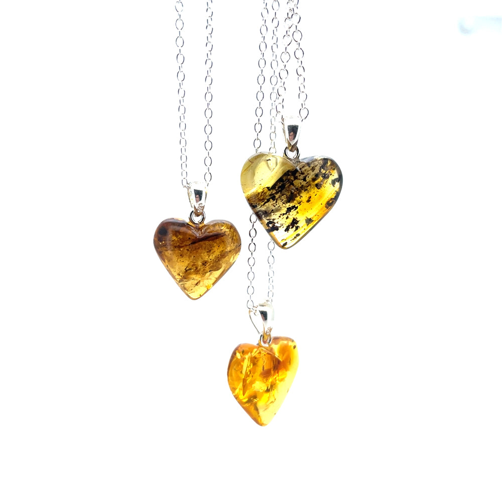 Halskæde med lille ravhjerte - klar