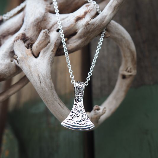 Mammen Økse Vedhæng i Sølv – Vikingesymbol på Styrke - 2 størrelser